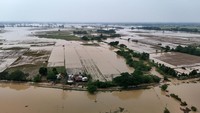 Man-Yi adalah siklon tropis keenam yang menghantam Filipina dalam sebulan, yang menyebabkan rata-rata 20 badai seperti itu melanda negara tersebut setiap tahun. 