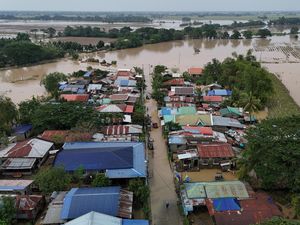 Foto Udara Banjir Merendam Filipina
