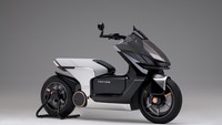 Kalau diperhatikan detailnya, Honda EV Urban Concept mirip seperti konsep motor listrik BMW CE 04. Foto: Dok. Honda