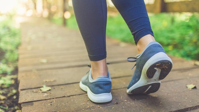 Japanese Walking Lebih Bermanfaat dari Jogging, Bisa Bakar Lemak Lebih Banyak! - Update 1