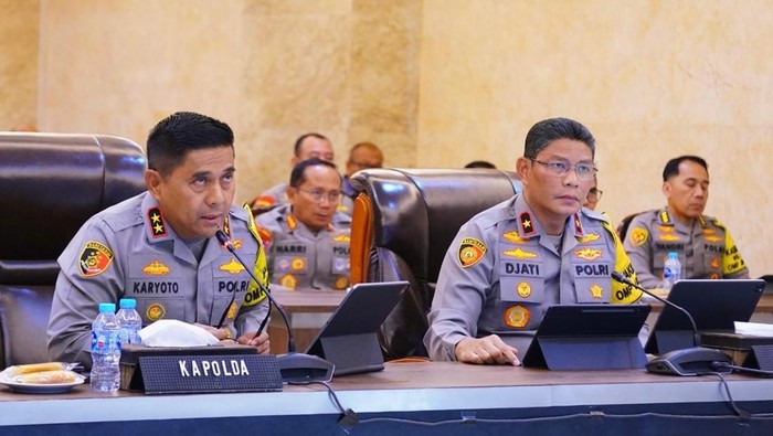 Kapolda Metro Jaya Irjen Karyoto (kanan) dan Wakapolda Metro Jaya Brigjen Djati Wiiyoto Abadhy.