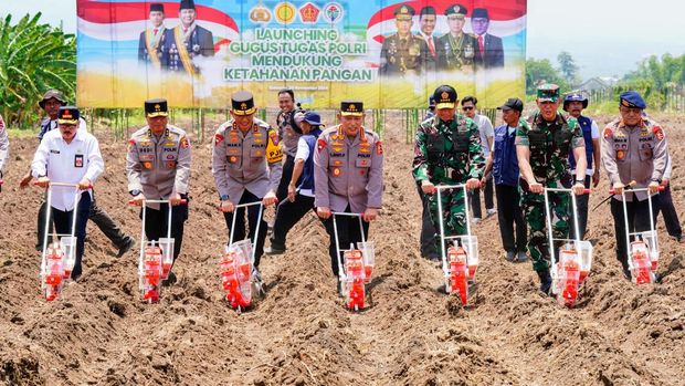 Kapolri bersama Panglima TNI Luncurkan Gugus Tugas Polri