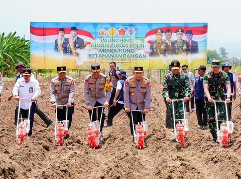 Kapolri bersama Panglima TNI Luncurkan Gugus Tugas Polri
