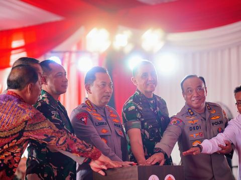 Kapolri bersama Panglima TNI Luncurkan Gugus Tugas Polri