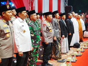 Dukung Pilkada Damai, Kapolri Ikut Doa Lintas Agama Bareng TNI-Polri dan Warga Jateng