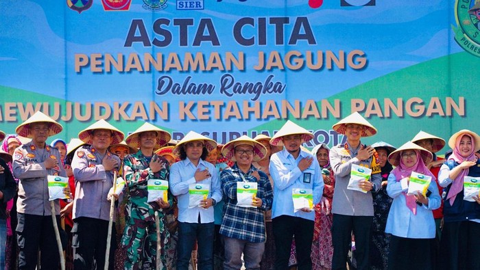 Kegiatan penanaman jagung untuk ketahanan pangan yang digelar Polres Pasuruan Kota