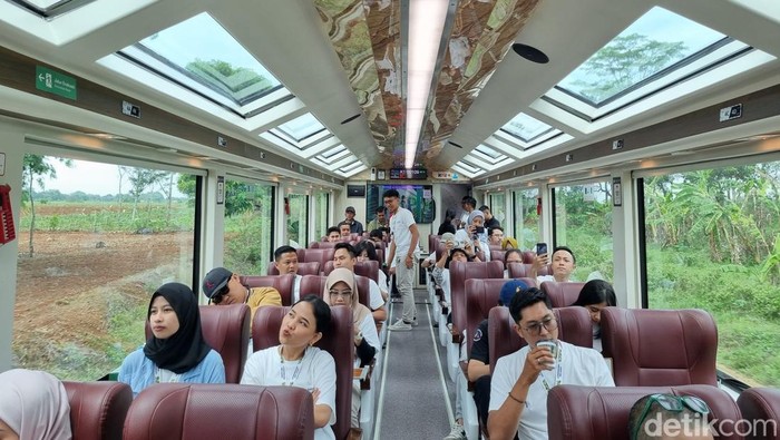 Kereta Panoramic