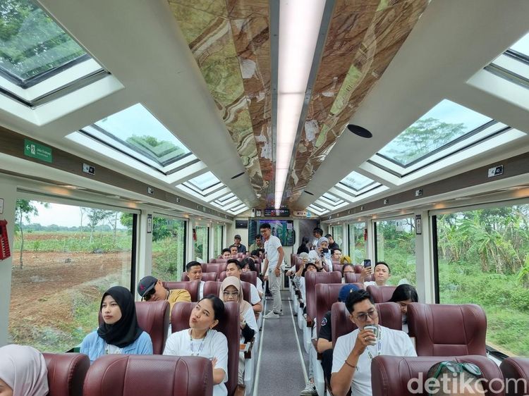 Menaiki Kereta Panoramic, Memandangi Sawah hingga Langit Tanpa Hambatan