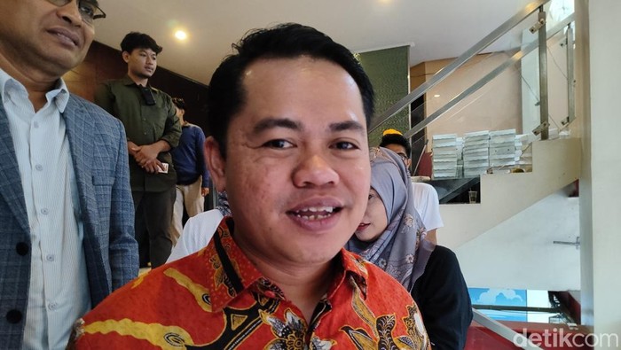 Ketua KPU Jatim Aang Kunaefi