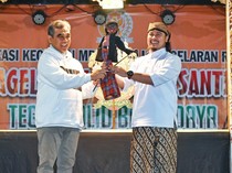Gelar Wayang Santri, Ketua MPR Ingatkan Jaga Persatuan Jelang Pilkada