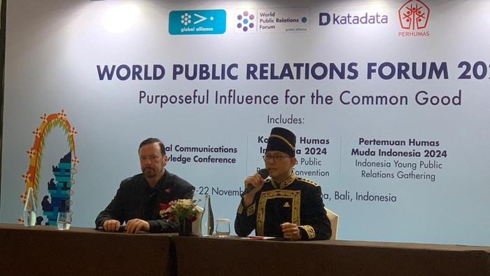 Ketua Umum Perhumas, Boy Kelana, saat konferensi pers di acara World Public Relations Forum 2024 di Nusa Dua, Badung, Rabu (20/11/2024).