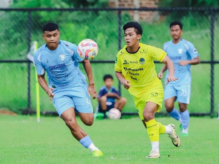 Laga Persikas Subang vs PSIM Jogja di Stadion Persikas, Subang, Rabu (20/11/2024).