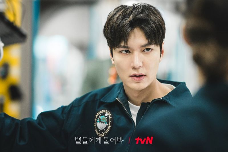 Lee Min Ho di drama Korea Ask the Stars