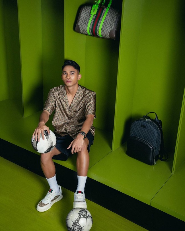 Belum lama ini, pesepakbola 20 tahun tersebut didapuk jadi model Gucci untuk koleksi Fall/Winter 2024. Foto: Instagram/@marselinoferdinan10