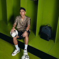 Belum lama ini, pesepakbola 20 tahun tersebut didapuk jadi model Gucci untuk koleksi Fall/Winter 2024. Foto: Instagram/@marselinoferdinan10