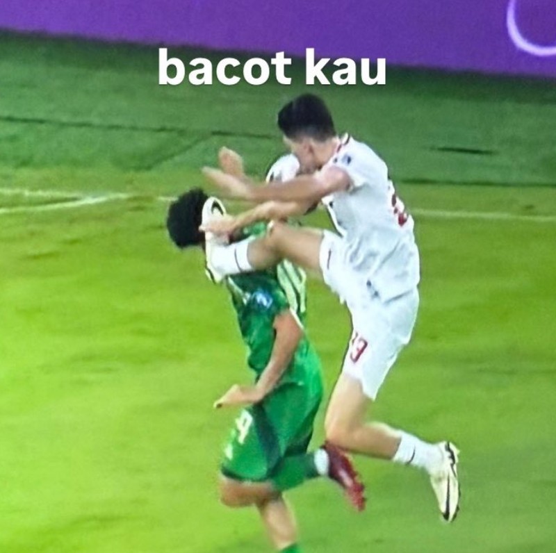 Dalam laga melawan Arab Saudi, bek Timnas Indonesia Justin Hubner diberi kartu merah karena menghalangi dan menjatuhkan pemain lawan saat melakukan tendangan bebas cepat. Momen ini ramai jadi meme.
