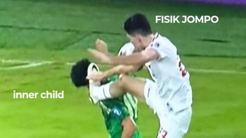 Sebanyak lima kartu kuning dikeluarkan Rutfullin untuk Timnas Indonesia: Nathan Tjoe-A-On, Ivar Jenner, Ragnar Oratmangoen, sedangkan Justin Hubner mendapatkan dua kartu kuning yang berarti kartu merah di akhir permainan. Foto: Screenshot media sosial