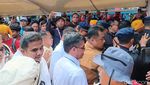 Langka! Menaker dan Wamen Ikut Orasi soal UMP Bareng Buruh