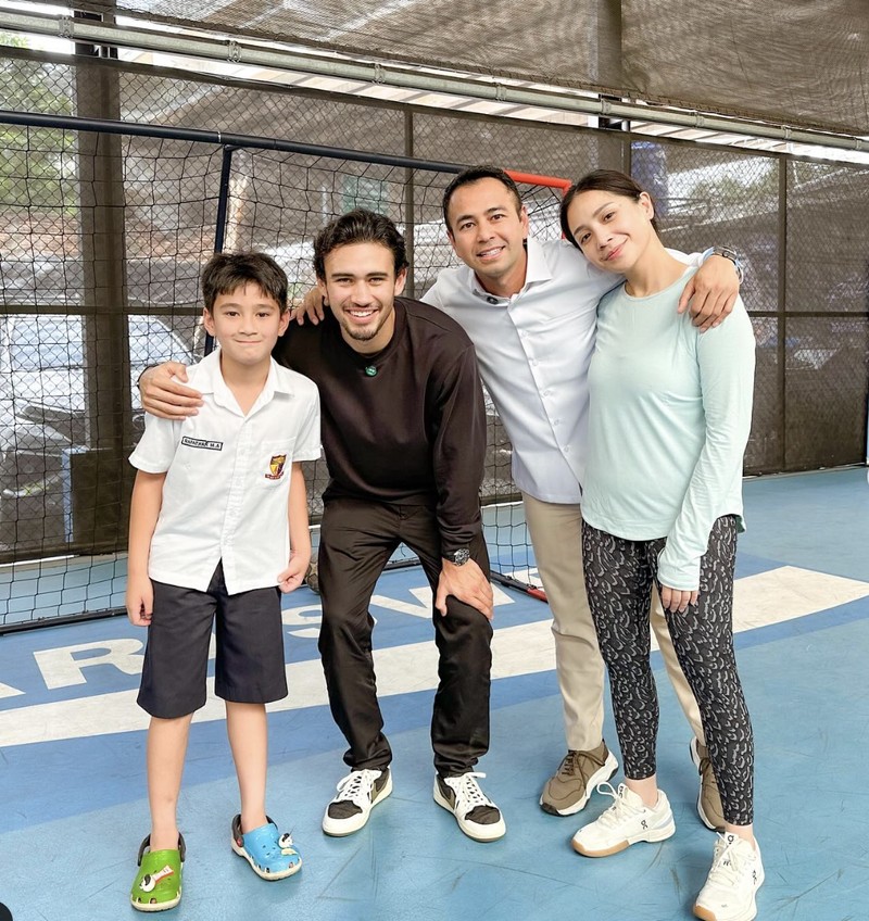 Nathan Tjoe-A-On Disuguhi Nasi Liwet Saat ke Rumah Raffi Ahmad