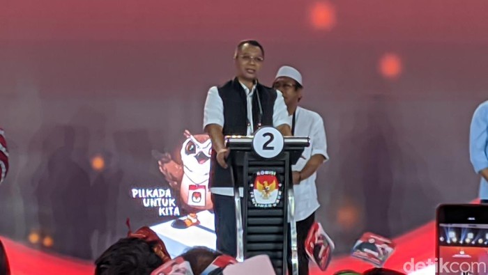 Pasangan Zulkieflimansyah-Suhaili Fadhil Thohir (Zul-Uhel) debat ketiga Pilgub NTB, Rabu (20/11/2024).