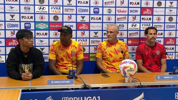 Pelatih Arema Joel Cornelli