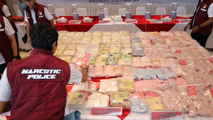 Pemusnahan barang bukti narkotika di Mapolda Kalsel.