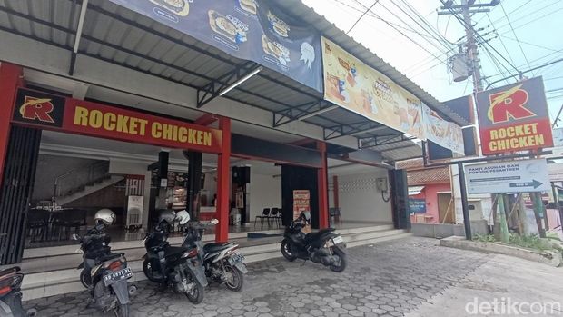 Gerai makanan cepat saji yang menjadi korban penipuan sepasang bule, Rabu (20/11/2024).