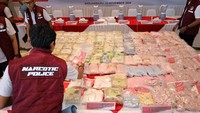 Total barang bukti yang diamankan adalah 79.397,58 gram sabu, 63.847 butir XTC, 5.362,59 gram serbuk XTC, dan 406,40 gram ganja.