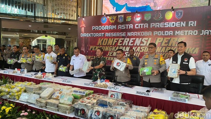 Polda metro Jaya membongkar sabu Rp 583 miliar jaringan Afghanistan-Jakarta di Cengkareng, Jakarta Barat