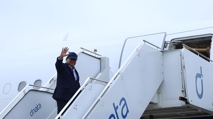 Prabowo bertolak ke Inggris usai menghadiri KTT G20 Brasil.