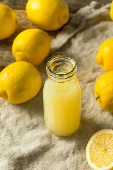 Make a 3 ingredient drink from lemon juice, olive oil and cayenne pepper.