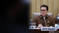Mendag Budi Santoso menghadiri rapat kerja di Komisi VI DPR, Kompleks Parlemen, Senayan, Jakarta, Rabu (20/11/2024).