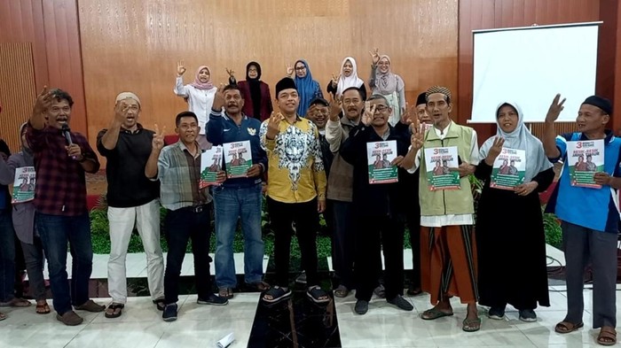 Relawan Anak Abah dukung pasangan Risma-Gus Hans.