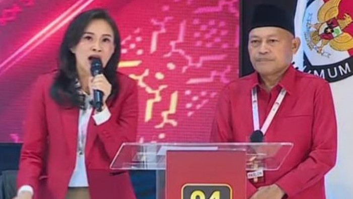 Sherly-Sarbin dalam debat kedua Pilgub Malut.