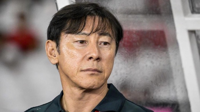 Indonesias national team coach Shin Tae Yong looks on during the 2026 World Cup Asian qualification football match between Saudi Arabia and Indonesia at Bung Karno Stadium in Jakarta on November 19, 2024. (Photo by BAY ISMOYO / AFP)