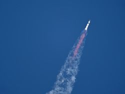 SpaceX Luncurkan Misi Ke-6 Uji Terbang Roket Starship