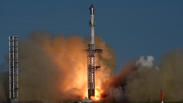SpaceX Luncurkan Misi Ke-6 Uji Terbang Roket Starship