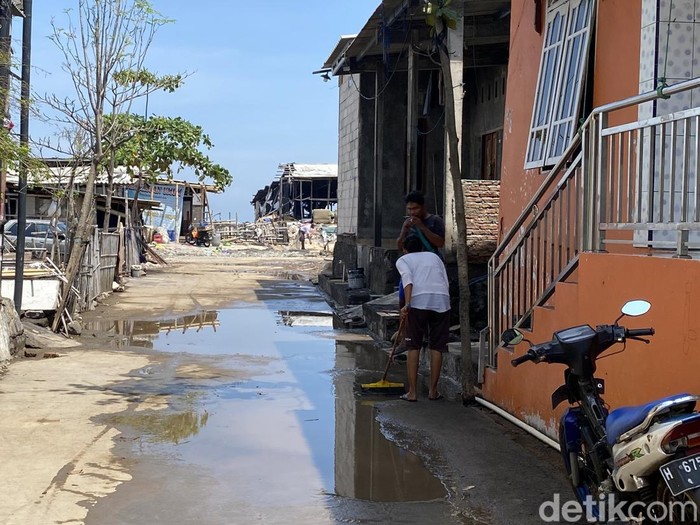 Suasana permukiman di Kelurahan Tambakrejo, Kecamatan Gayamsari, Kota Semarang, Rabu (20/11/2024).