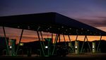 Melihat Supercharger Tesla di California