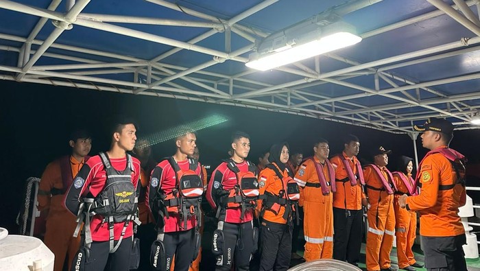 Tim SAR cari keberadaan KM Cahaya Rezeky hilang kontak di perairan Mamuju.(dok.ist)