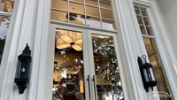 foto tampak depan caffe