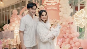 Vicy Melanie, istri Kevin Aprilio melahirkan bayi perempuan pada 5 Oktober 2024. Kelahiran bayi yang diberi nama Kimova Dasha Aprilio itu nggak cuma jadi hadiah untuk Kevin dan Vicy, tapi juga Addie MS yang sangat menginginkan anak perempuan sejak dulu. Foto: Instagram/@vicymelanie