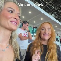 Pacar Jay Idzes, Pien Boonen juga turut hadir menonton pertandingan. Pien Boonen memilih tampil mengenakan kaos lengan panjang berwarna hitam dipadukan dengan celana panjang berwarna fuschia. Foto: Instagram