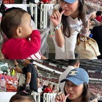 Dukung suaminya, Pratama Arhan bertanding bersama Timnas Indonesia, Azizah Salsha turut hadir di stadion GBK. Wanita yang akrab disapa Zize itu memilih tampil simpel mengenakan blouse tanpa lengan dan celana panjang serba putih. Penampilannya itu kemudian dilengkapi dengan topi biru jeans berlambang logo Celine. Foto: Instagram