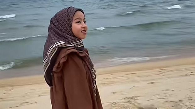 Wanita yang berasal dari Malaysia ini membagikan video transformasi berat badannya yang berhasil turun sekitar 90 kg. Postingan tersebut langsung viral di TikTok.
