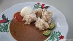 Ngeunah! Nasi Liwet Ayam Goreng dan Ikan Peda buatan Tata Janeta