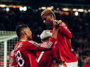 Liburan ke AS Jelang Debut Amorim di MU, Rashford & Casemiro Dikritik