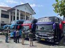 Kasus Penyalahgunaan Dana BOS, 7 Bus dan 3 Mobil Disita Kejari Ponorogo