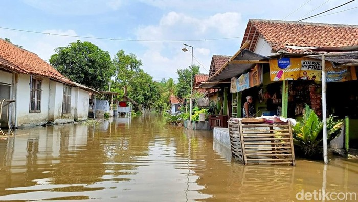 banjir di Kecamatan Rowokangkung Lumajang menimpa 300 KK gegara luapan air sungai