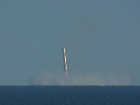 Booster Super Heavy sebelum 'nyemplung' di Teluk Meksiko